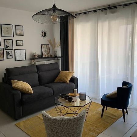 Logement Cosy Climatise Avec Parking Aix-en-Provence Exterior foto