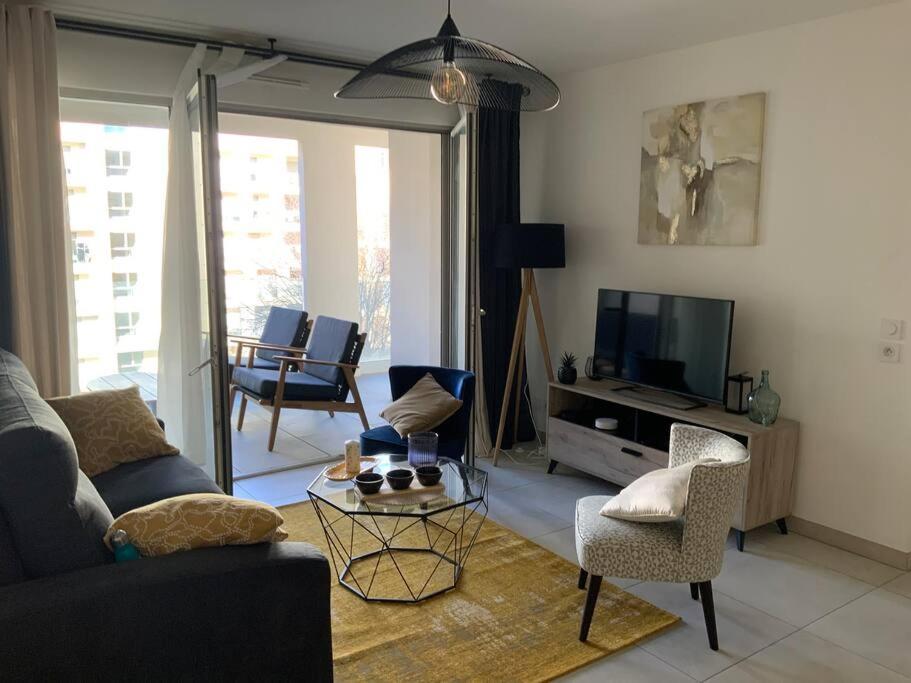 Logement Cosy Climatise Avec Parking Aix-en-Provence Exterior foto