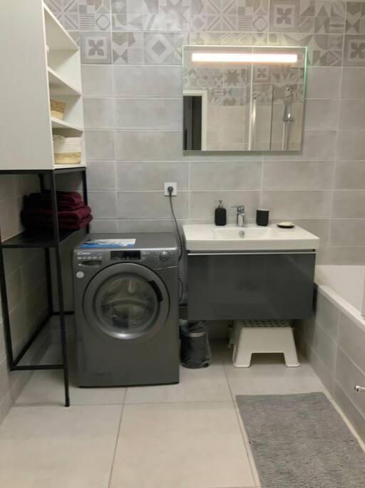 Logement Cosy Climatise Avec Parking Aix-en-Provence Exterior foto