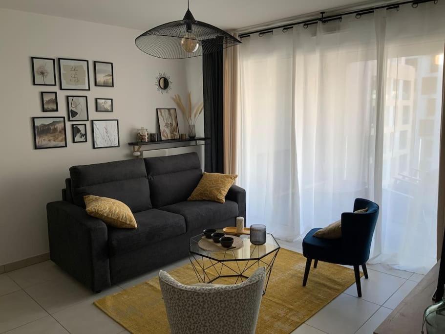Logement Cosy Climatise Avec Parking Aix-en-Provence Exterior foto